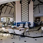 Long Club Nature