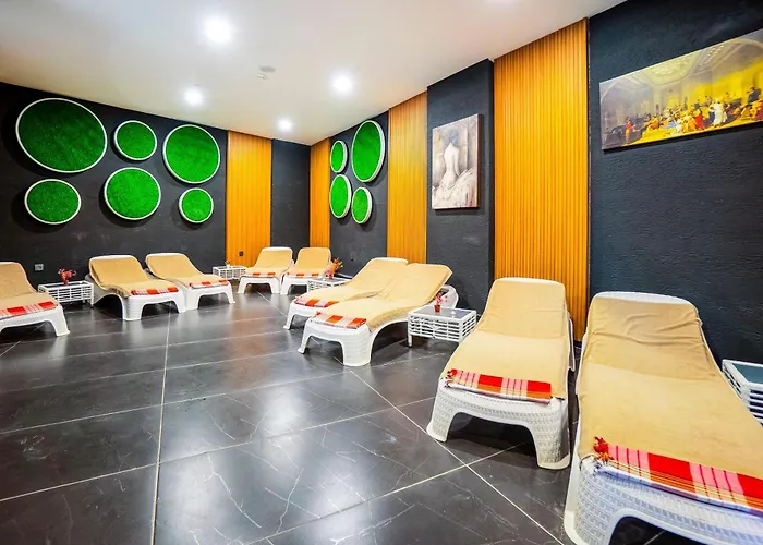 Long Club Nature Resort 5*